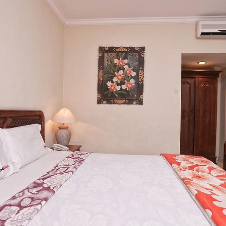 Reddoorz @ Legian Street Hotel Kuta  Exterior photo
