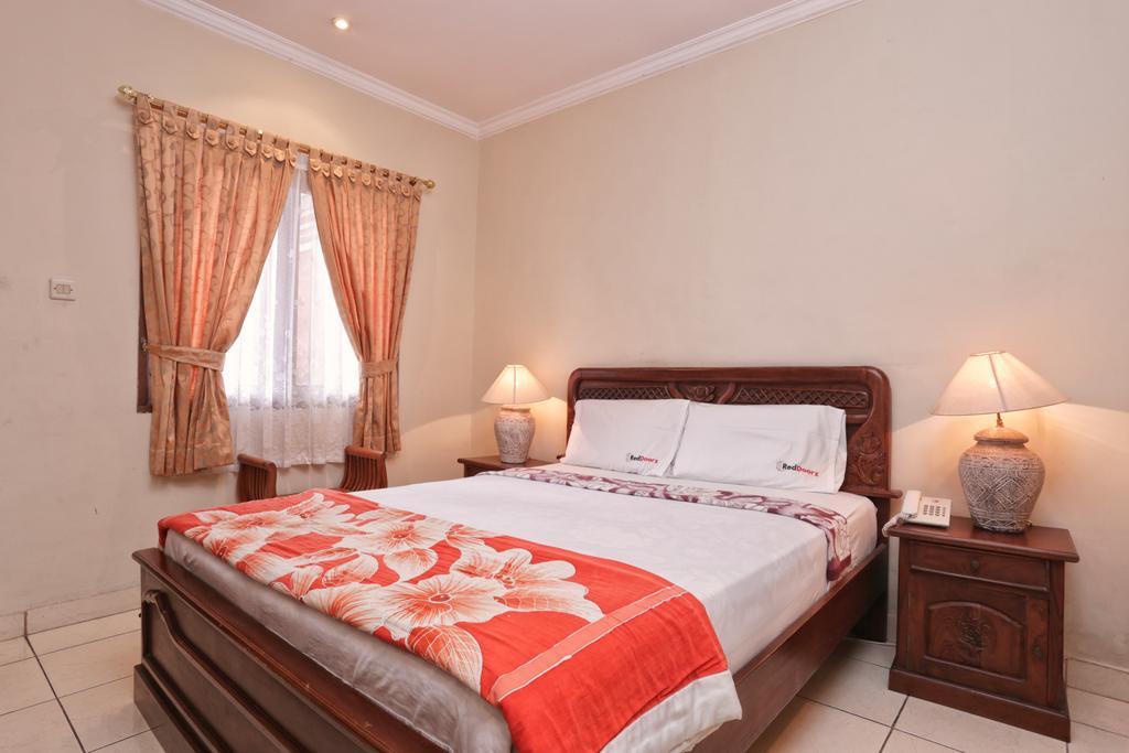 Reddoorz @ Legian Street Hotel Kuta  Exterior photo