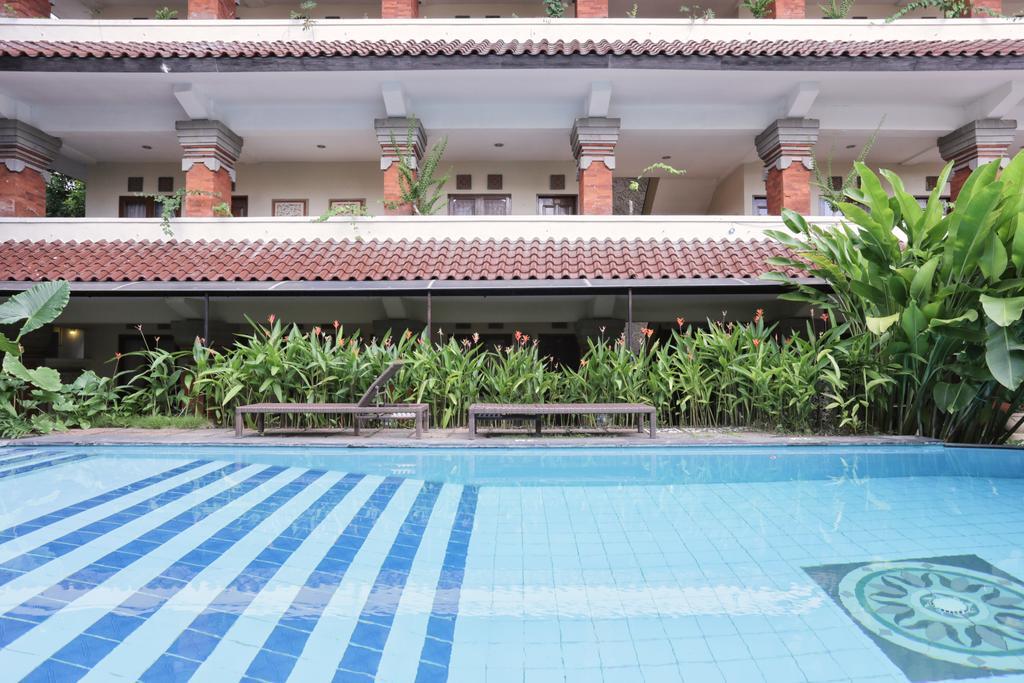 Reddoorz @ Legian Street Hotel Kuta  Exterior photo